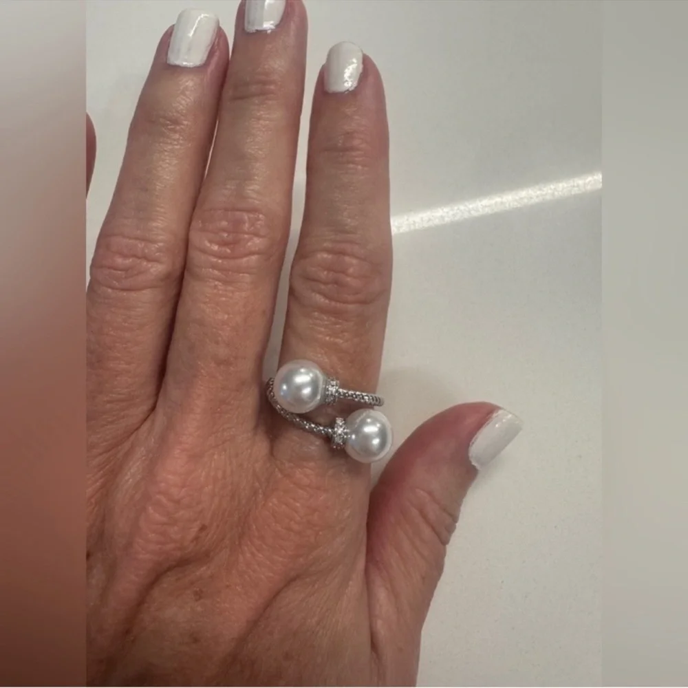 Elegant Silver Tone and Faux Pearl Rhinestone Wrap Adjustable Ring Vintage New - Picture 3 of 7